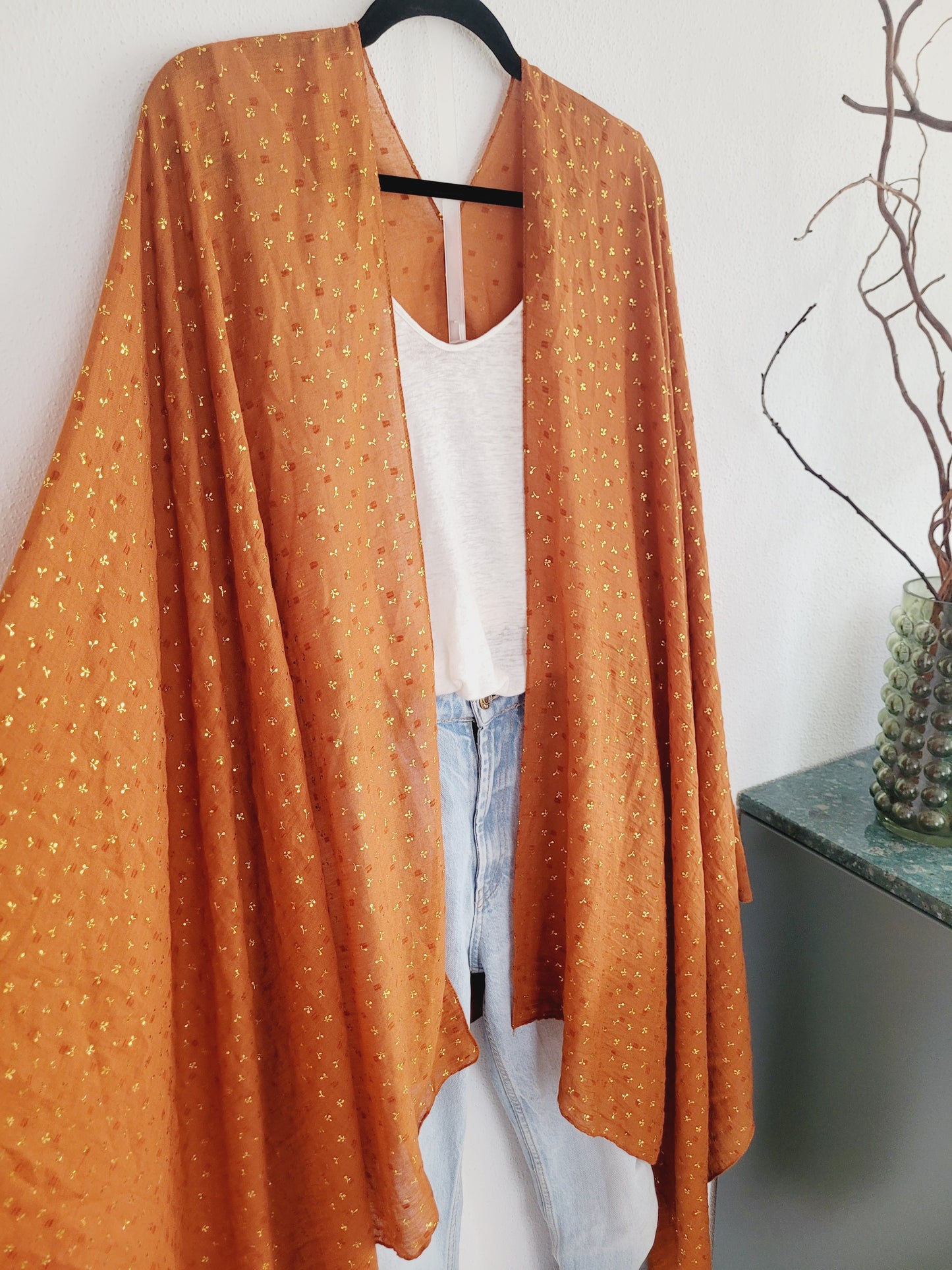 Boho Kimono Cardigan in Rost mit Goldprint – Leicht & Indisch inspiriert
