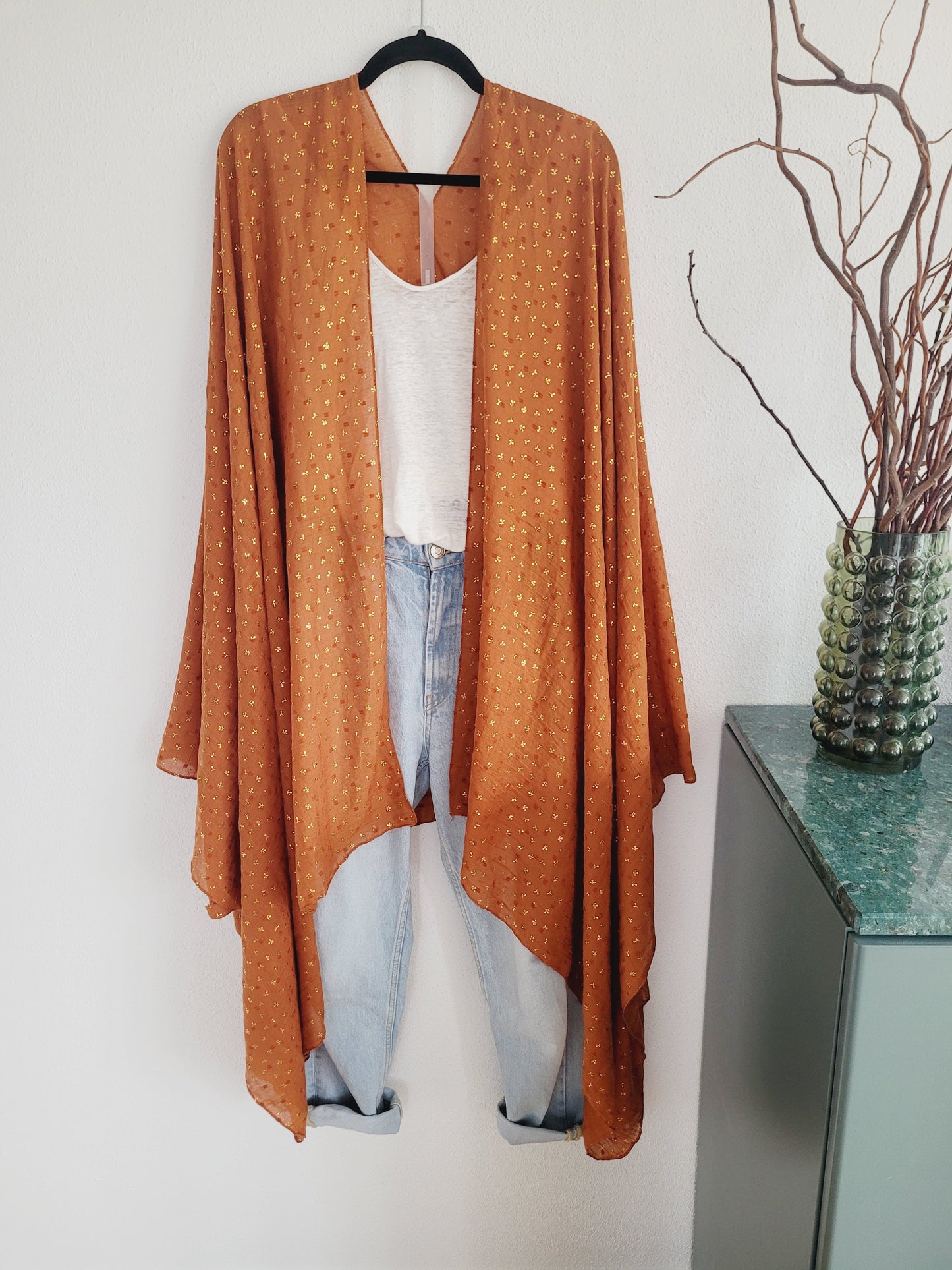 Boho Kimono Cardigan in Rost mit Goldprint – Leicht & Indisch inspiriert