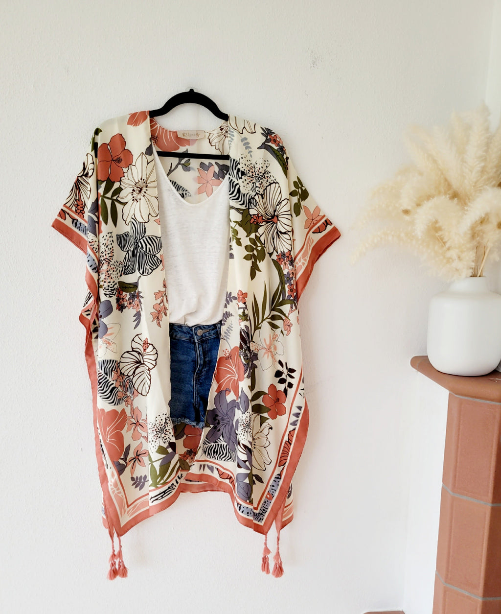 Unisex light floral kimono