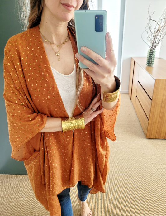 Boho Kimono Cardigan in Rost mit Goldprint – Leicht & Indisch inspiriert