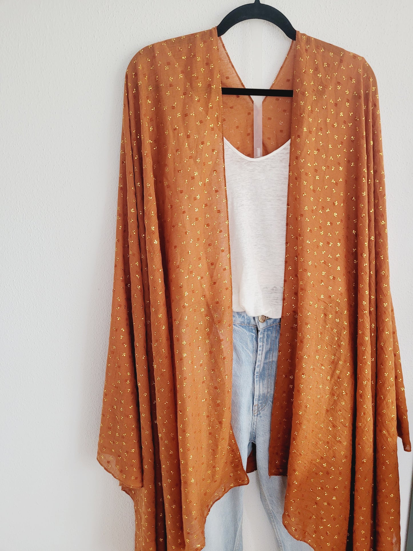 Boho Kimono Cardigan in Rost mit Goldprint – Leicht & Indisch inspiriert