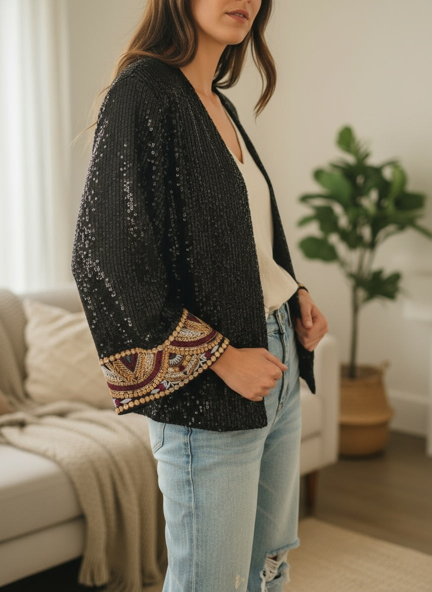 schwarze Pailletten Jacke mit gold-burgunder Boho-Bordüre