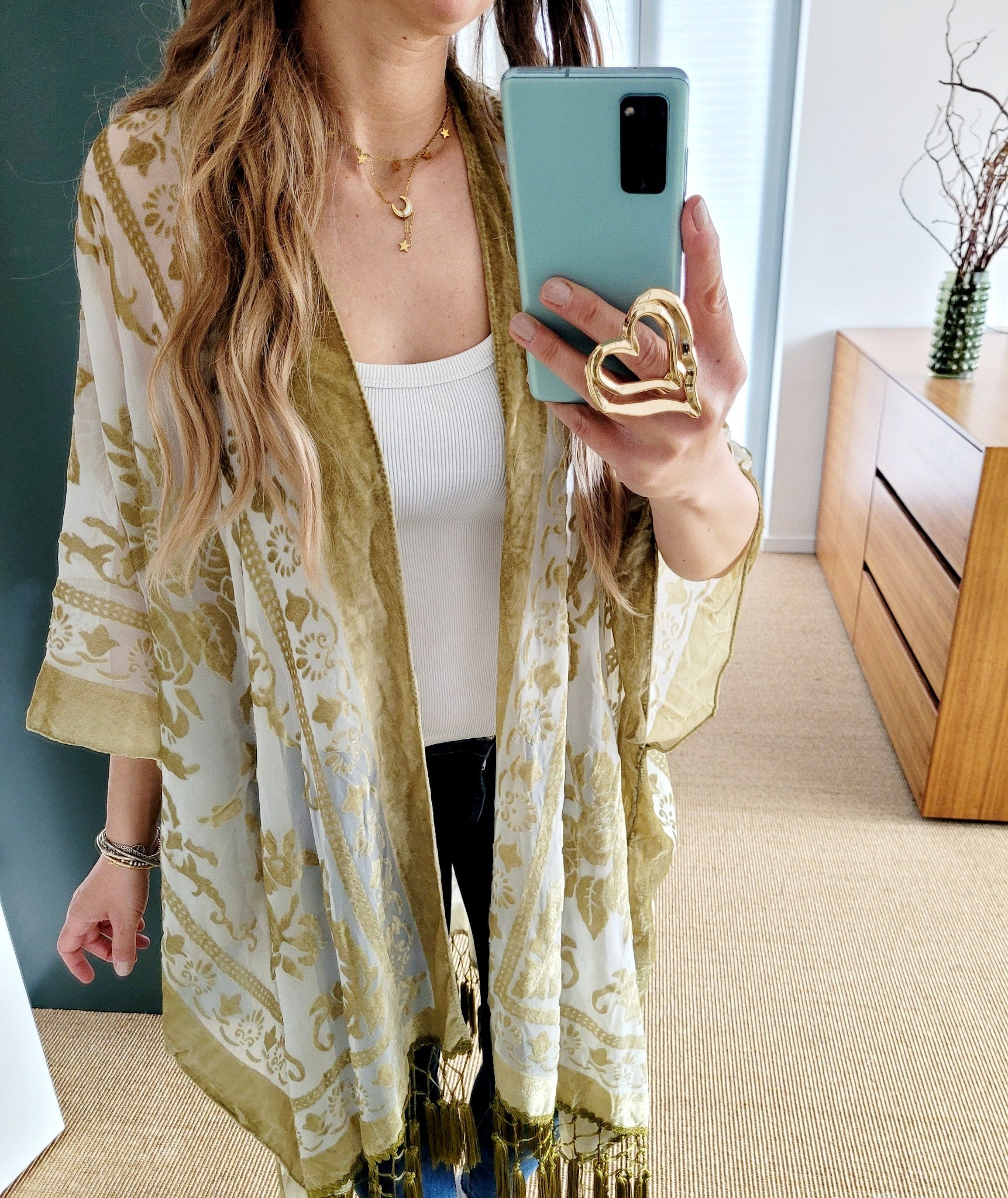 RubyLines Burnout Samt Kimono Cardigan in Gold mit transparentem Boho-Muster und weiten Ärmeln